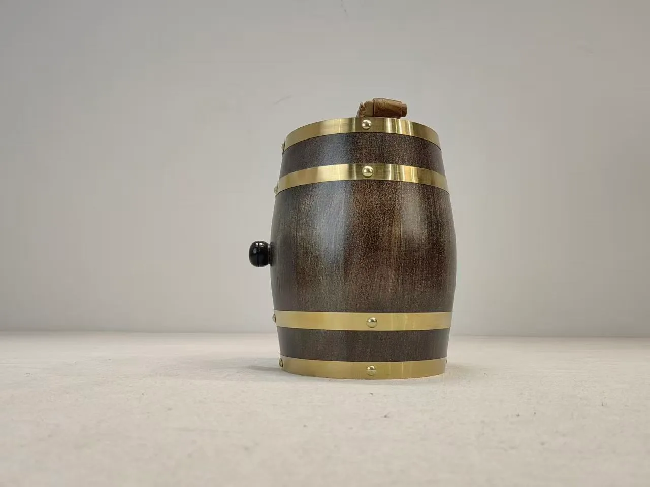 木制酒桶 04
